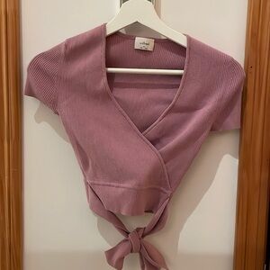 Aritzia Wilfred blouse tee with tie-waist - light purple, size XS